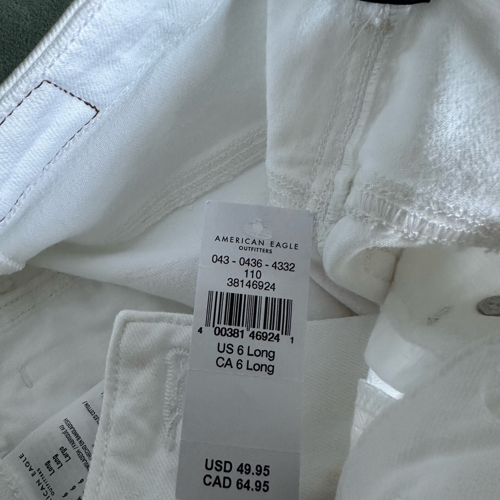 American Eagle Mom Jeans Bright White stretch size 6 28W long, new with tags. - Picture 16 of 16